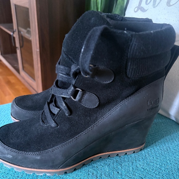 UGG Shoes - UGG Kriston Waterproof black suede/leather Wedge heeled Ankle Boots like new 8.5